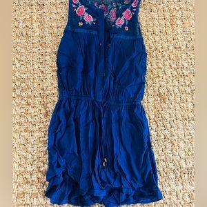 Cute blue romper with flowers!